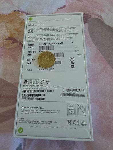 Apple iPhone 16, 128GB, black.