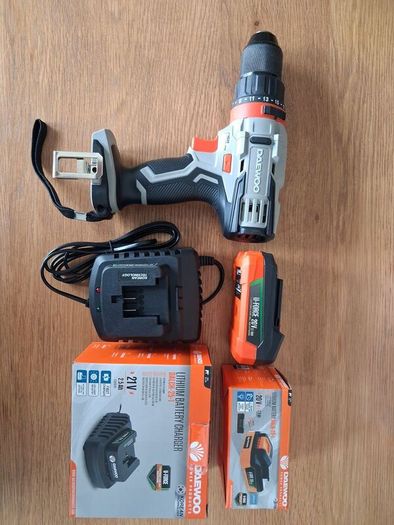 Daewoo impact drill, 2.0ah battery and charger