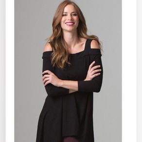 Kim & Cami Black Off-the-Shoulder Tunic Top Size L