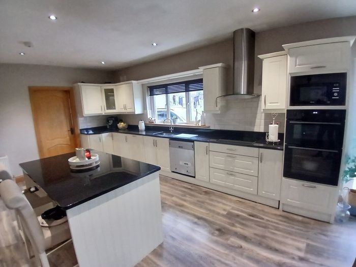 Kitchen, Island & Marble Worktop
