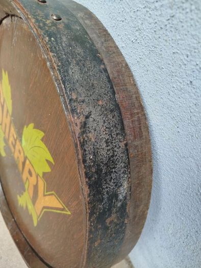 Barrel Top Sign