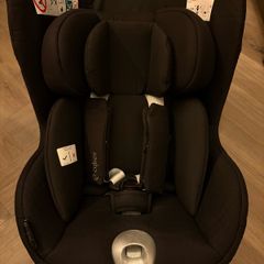 Cybex Sirona Z2 car seat with Sirona Zi isofix