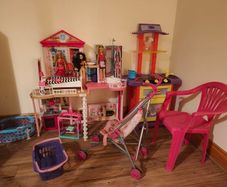 Barbie doll house and Peppa stove, battery-operated, doll stroller, chair in very good condition