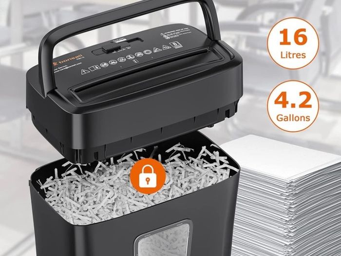 8 Sheet Cross Cut Paper Shredder, Shredder Shred Credit Cards/Staples/Clips for Small Home Office Use, Portable Handle Design with 16L Wastebasket (FREE POSTAGE)