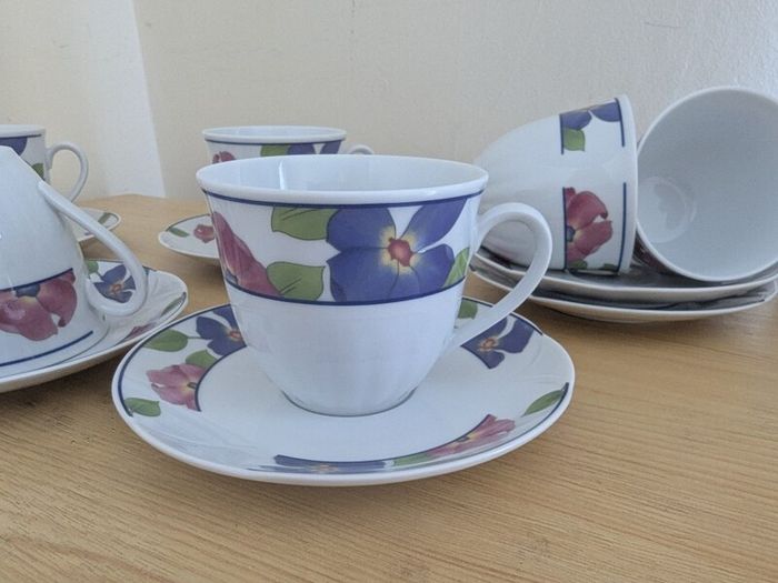 Germany porcelain(WINTERLING) tea set for 6 person, contains 12 pcs, including 6 tea cups and 6 saucers. Brand new, never used.