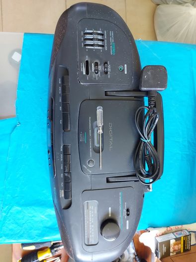 Philips AZ8349 Boombox Stereo Radio Twin Tape Decks CD Player Ghetto Blaster, in very good condition