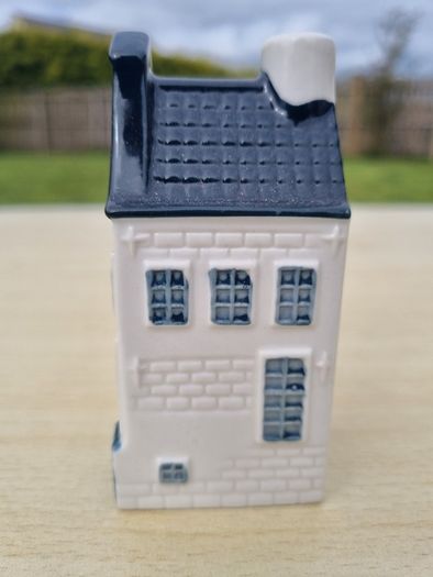 Collector's house from the KLM Delft Blue No9 series