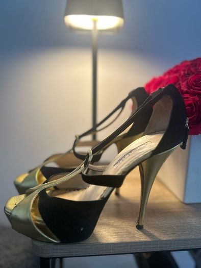 Oscar del la Renta designer shoes
