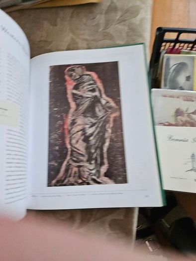 Art. The Critic's Choice. 150 Masterpieces Of Western Art Selected And Defined By The Experts. Large Volume Hardback In Good Condition. (spine Some Damage) See Photos For Same.