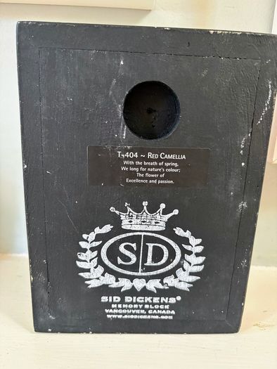 Sid Dickens memory block - Red Camellia T-404