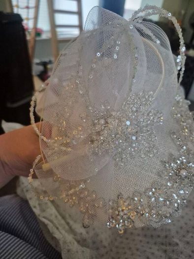Fascinator wedding. Handmade by Fiona Rafter