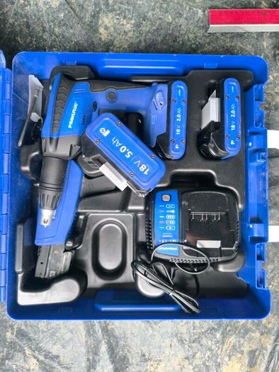 Rawlplug drywall screw gun 3 batteries