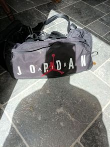 Jordan hym bag size small