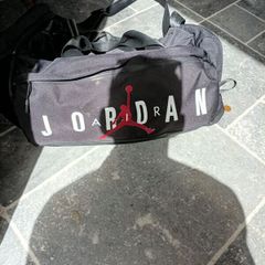 Jordan hym bag size small