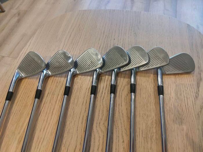 Mizuno MP-54 irons (PW - 4 iron) - Right Handed