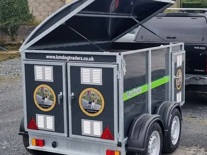 4 birth dog trailer