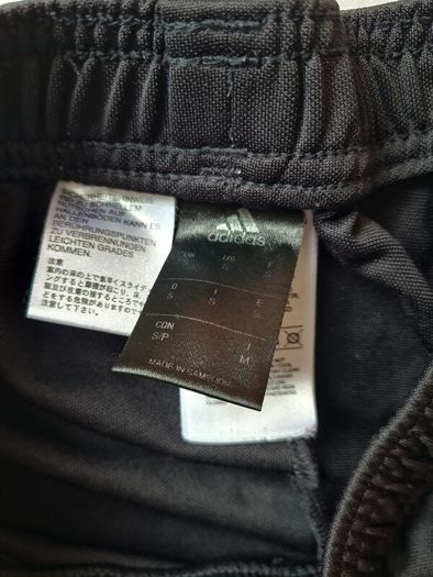 2017 adidas bottoms Size small black Zip pockets In excellent condition