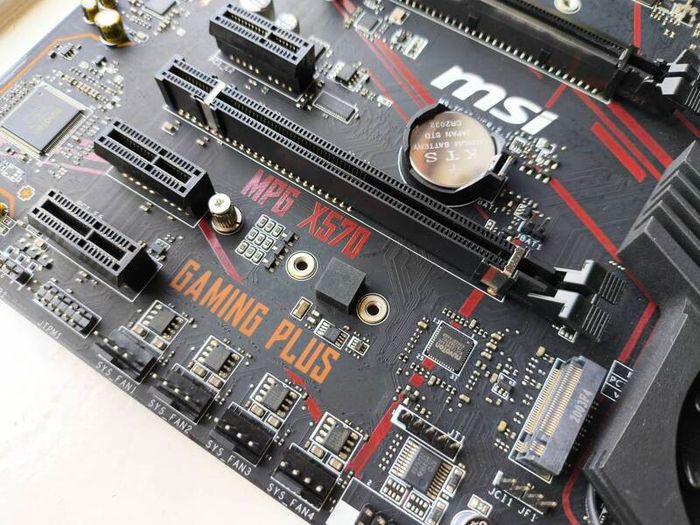 MSI MPG Motherboard X570 Gaming Plus AM4 + 32GB ( 4x8GB) DDR4 Corsair Vengeance RGB Pro 3000MHz CL15