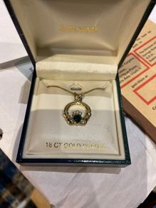 Gold claddagh necklace