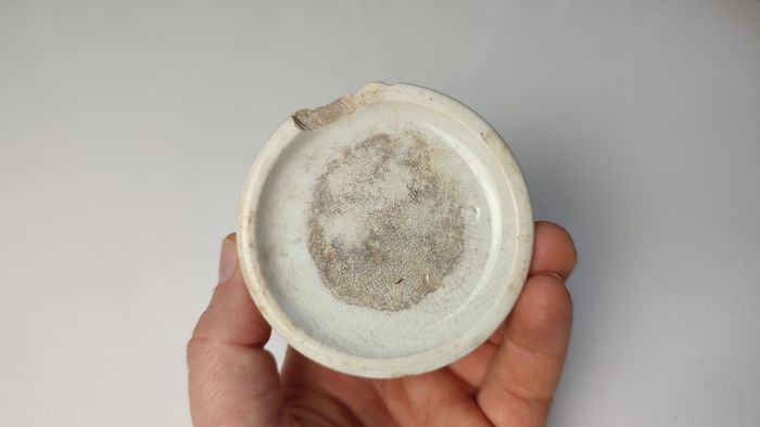 208 - Antique Vintage Chemist Stoneware Medicinal Cream Jar Pot