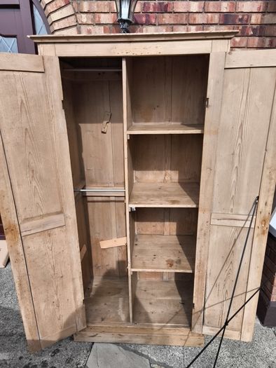 wardrobe