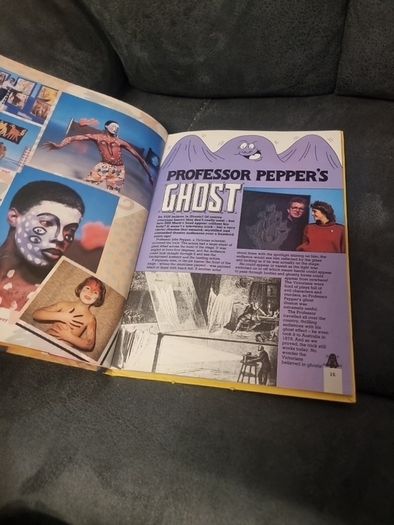 4 vintage Blue Peter annuals job lot.