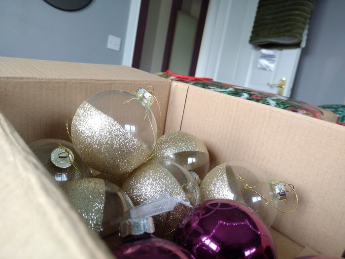 x1 Box of x12 Glass Baubles