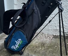 Golf bag. Carry