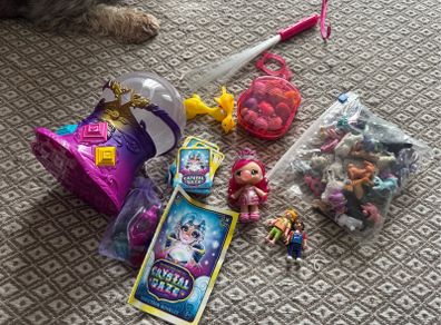 toys (crystal gaze, squishmallows and other)