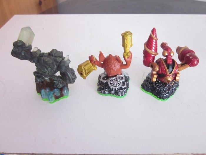 Six Skylanders Spyros Adventure Figures