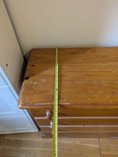 Chest of drawers