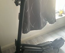 Pure escape electric scooter