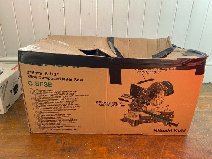 Hitachi compound sliding mitre saw
