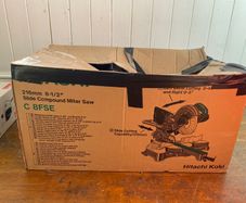 Hitachi compound sliding mitre saw