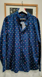 Festive mens shirt size M.