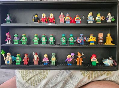 32 x variety of lego minifigures