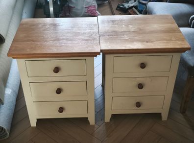 Bedside lockers