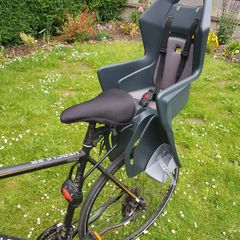Bicycle rear frame-mounted child seat