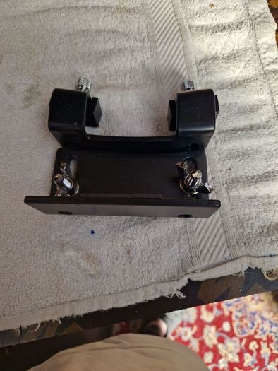 Bass brum lifter