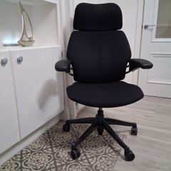 Humanscale Freedom Chair