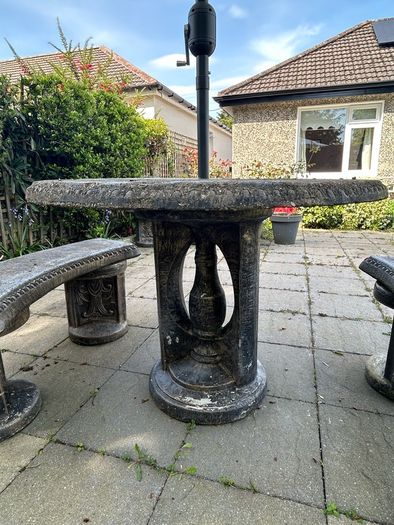 Garden table (benches not included)