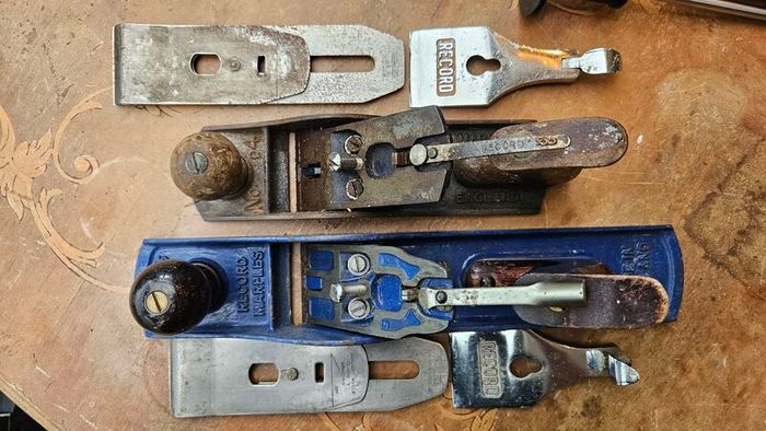 Lot of woodworking tools, incl. planes and chisels