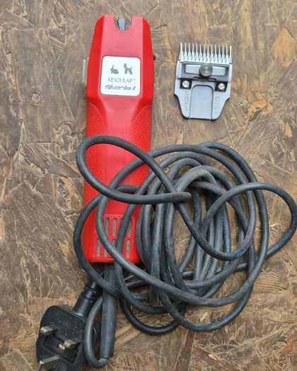 Aesculap GT104 Favorita II clipper + Aesculap GT770 blade