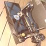 singer antique sawing machine Image 3