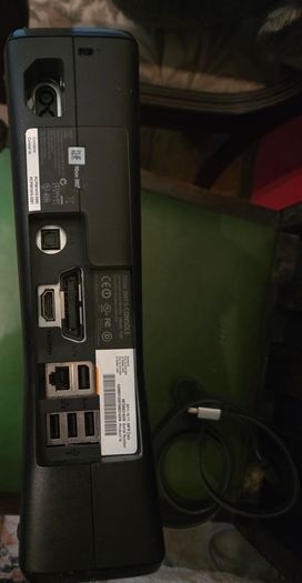 Xbox360 Slim no controllers/power cable