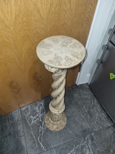 resin pedestal