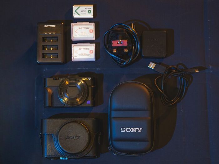 Sony RX100 II Compact Camera + 3 Batteries + Triple USB-C Charger