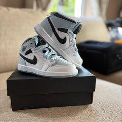 Air Jordan 1 Mid Kids | Brand New Unworn | UK 10.5 EU 28