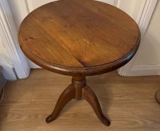 19th Century Antique Pine and Elm Small Tavern Table with Rotating Top