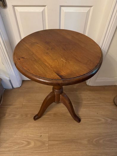 19th Century Antique Pine and Elm Small Tavern Table with Rotating Top
